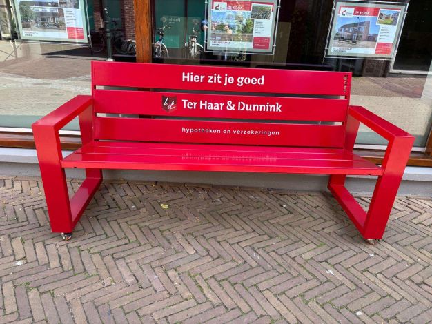 Verrijdbare bank voor Ommen