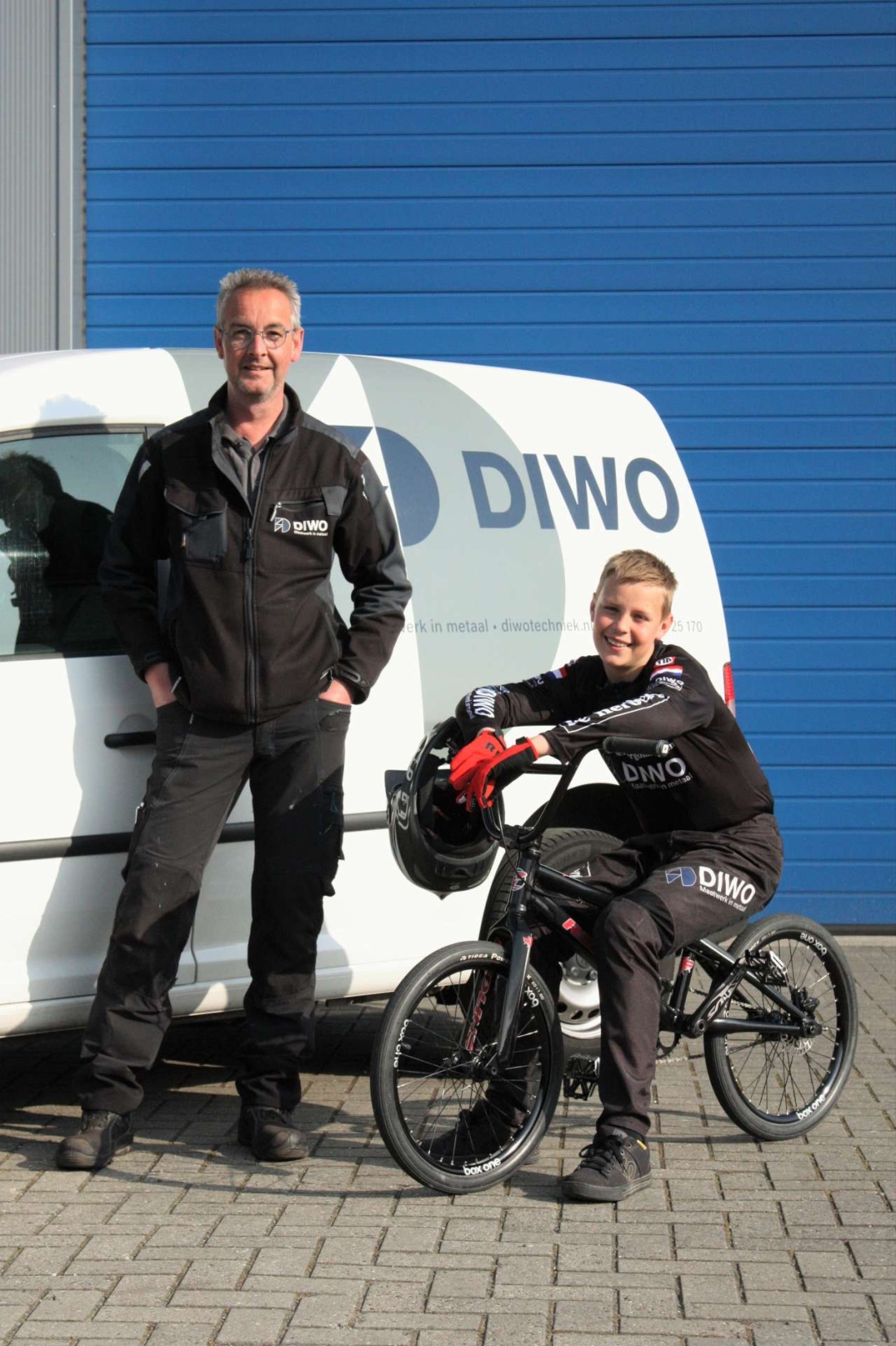 Trotse sponsor van een jong fietscross talent