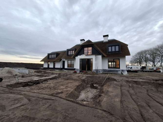 Deze woning hebben we met aluminium afgewerkt.